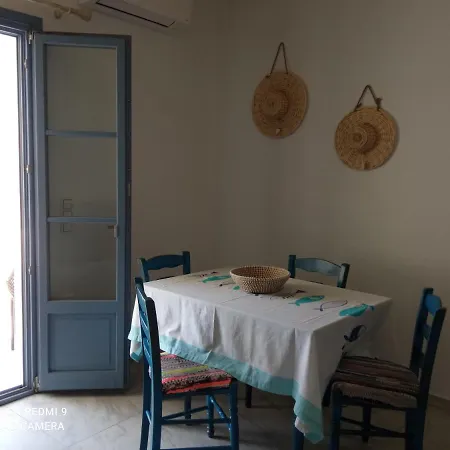 υδρία-κατοικίες Hydria-houses Pera Gyalos